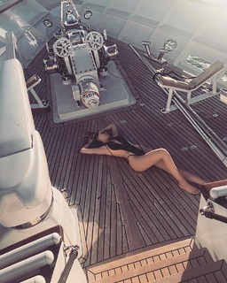 Belinda Peregrín feet photo thumbnail