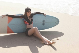 Belinda Peregrín feet photo thumbnail