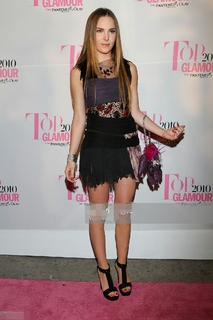 Belinda Peregrín feet photo thumbnail