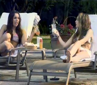 Belinda Peregrín feet photo thumbnail