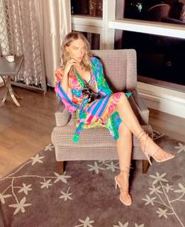 Belinda Peregrín feet photo thumbnail