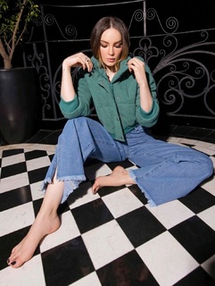 Belinda Peregrín feet photo thumbnail