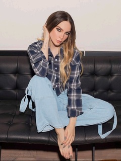 Belinda Peregrín feet photo thumbnail