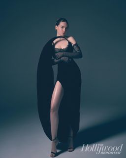Belinda Peregrín feet photo 2