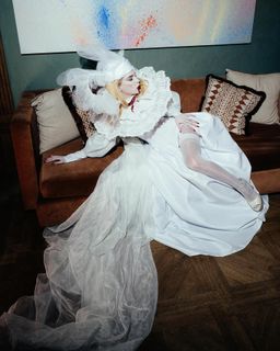 Belinda Peregrín feet photo 10