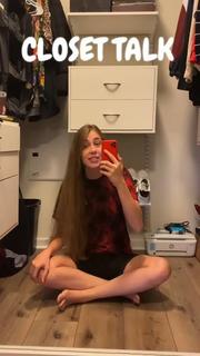 Bella Avila feet photo thumbnail