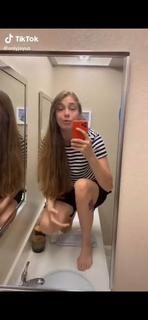 Bella Avila feet photo thumbnail