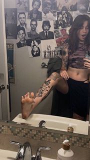 Bella Avila feet photo thumbnail