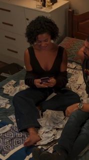 Bella Campos feet photo thumbnail