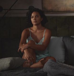 Bella Campos feet photo thumbnail