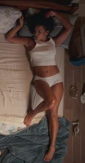 Bella Campos feet photo thumbnail