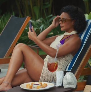 Bella Campos feet photo thumbnail