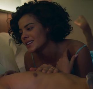 Bella Campos feet photo thumbnail