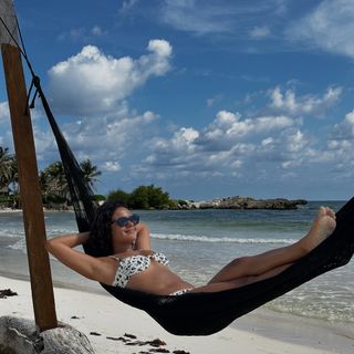 Bella Campos feet photo thumbnail