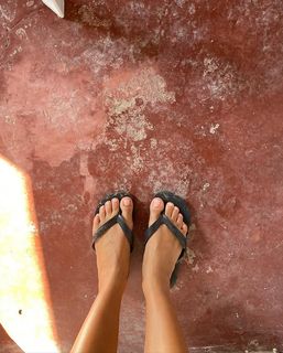 Bella Campos feet photo thumbnail