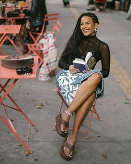 Bella Campos feet photo thumbnail