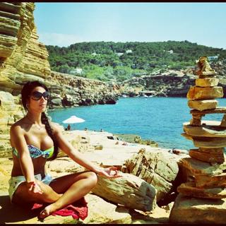 Bella Falconi feet photo thumbnail