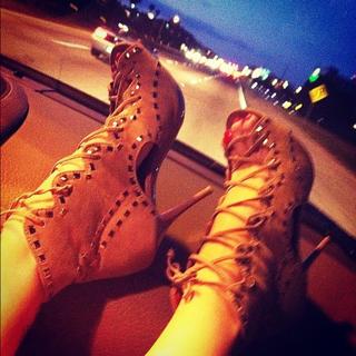 Bella Falconi feet photo thumbnail