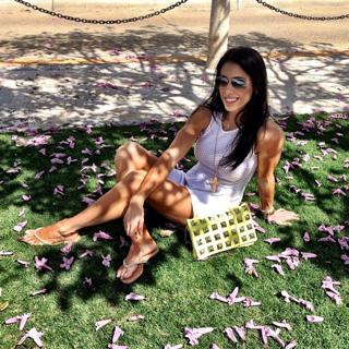 Bella Falconi feet photo thumbnail