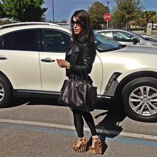 Bella Falconi feet photo thumbnail