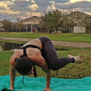 Bella Falconi feet photo thumbnail