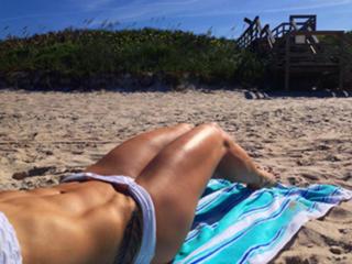 Bella Falconi feet photo thumbnail