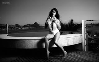 Bella Falconi feet photo thumbnail