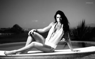 Bella Falconi feet photo thumbnail