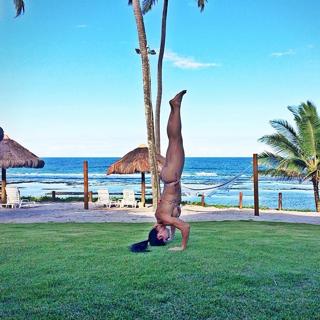 Bella Falconi feet photo thumbnail