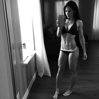 Bella Falconi feet photo thumbnail