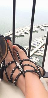 Bella Falconi feet photo thumbnail