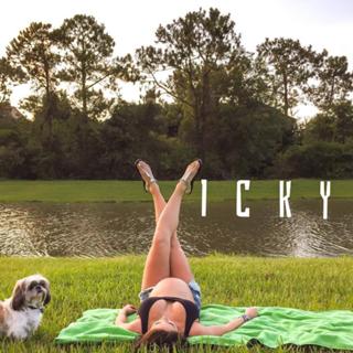 Bella Falconi feet photo thumbnail