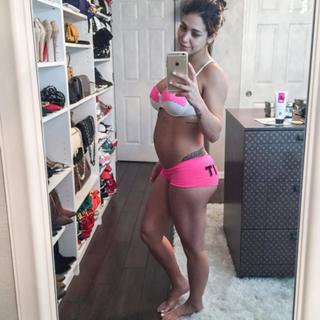 Bella Falconi feet photo thumbnail