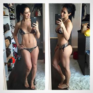 Bella Falconi feet photo thumbnail