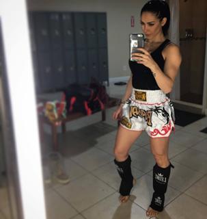 Bella Falconi feet photo thumbnail
