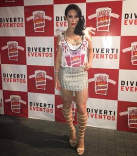 Bella Falconi feet photo thumbnail