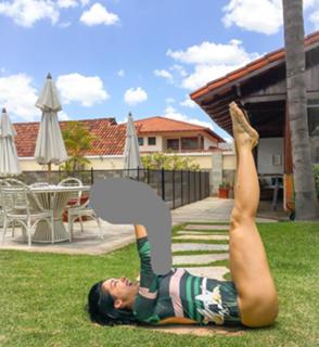 Bella Falconi feet photo thumbnail