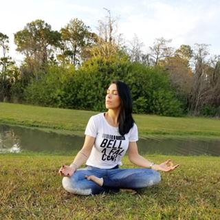 Bella Falconi feet photo thumbnail