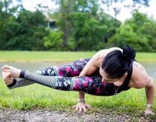 Bella Falconi feet photo thumbnail