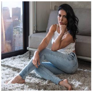 Bella Falconi feet photo thumbnail