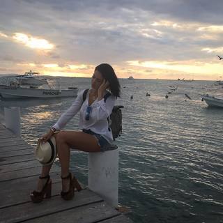 Bella Falconi feet photo thumbnail