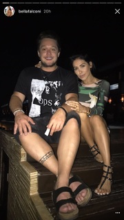 Bella Falconi feet photo thumbnail