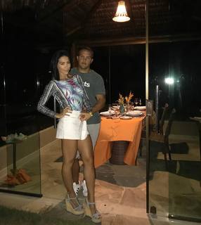 Bella Falconi feet photo thumbnail