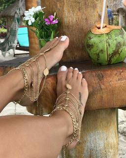 Bella Falconi feet photo thumbnail