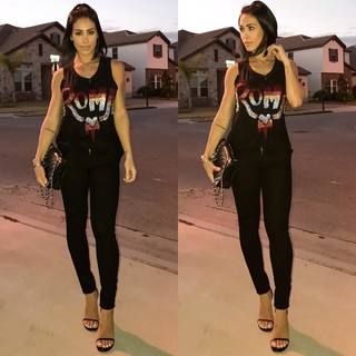 Bella Falconi feet photo thumbnail