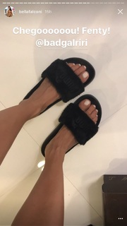 Bella Falconi feet photo thumbnail