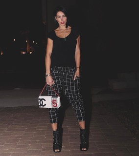 Bella Falconi feet photo thumbnail