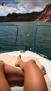 Bella Falconi feet photo thumbnail