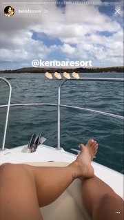 Bella Falconi feet photo thumbnail