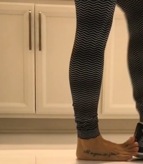 Bella Falconi feet photo thumbnail